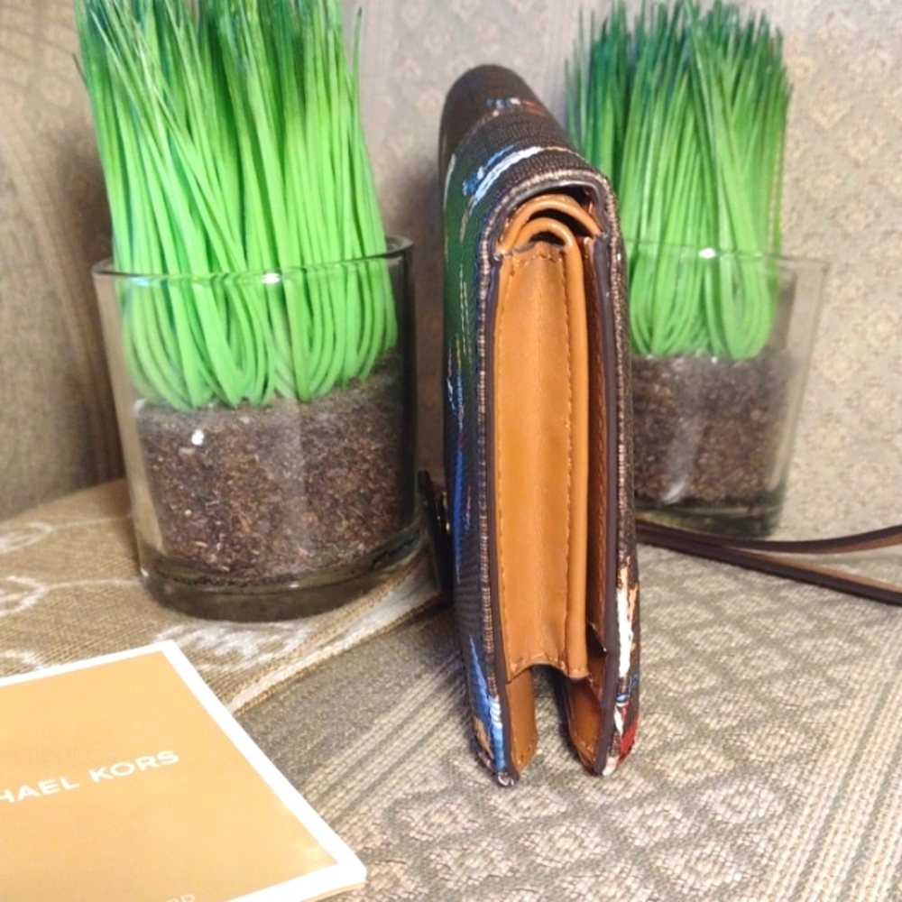 Michael Kors Sailor Woman Jet Set Travel Wallet - Picture 6 of 16